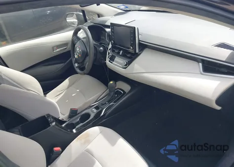 2020 Toyota Corolla Le z USA, uszkodzony, nr VIN JTDEPRAE9LJ035084